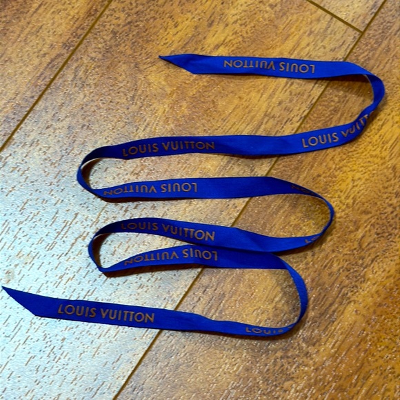 LOUIS VUITTON Original Ribbon π - Picture 3 of 4